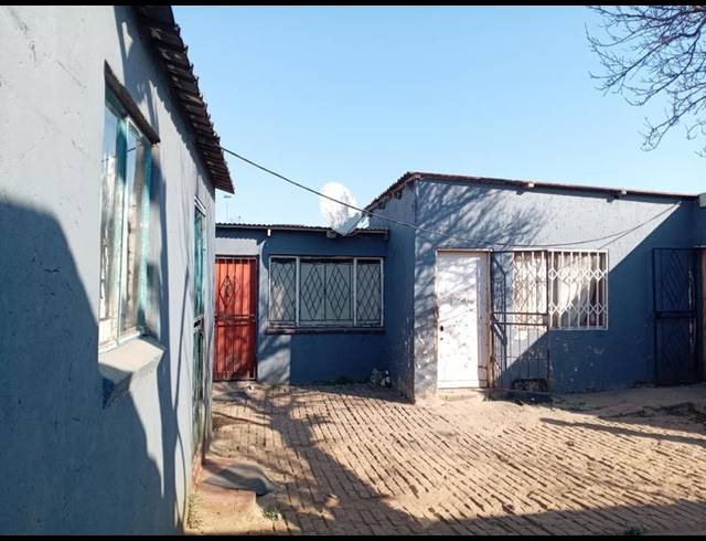 13 BEDROOM HOUSE FOR SALE IN COMMERCIA